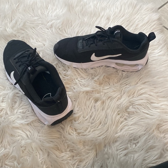 Nike Women’s Air Max Sneakers- Size 8.5 - Picture 6 of 14